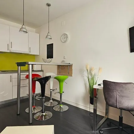 Apartment In Center *